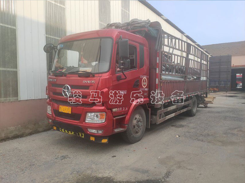 山西临汾儿童拓展设备加钢架网红桥装车